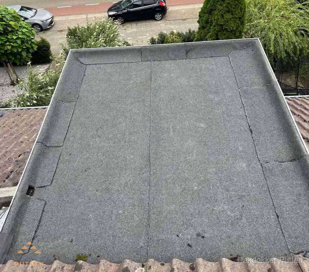 Dakbedekking schuur met bitumen in Putten Dakbedekking schuur met bitumen in Putten